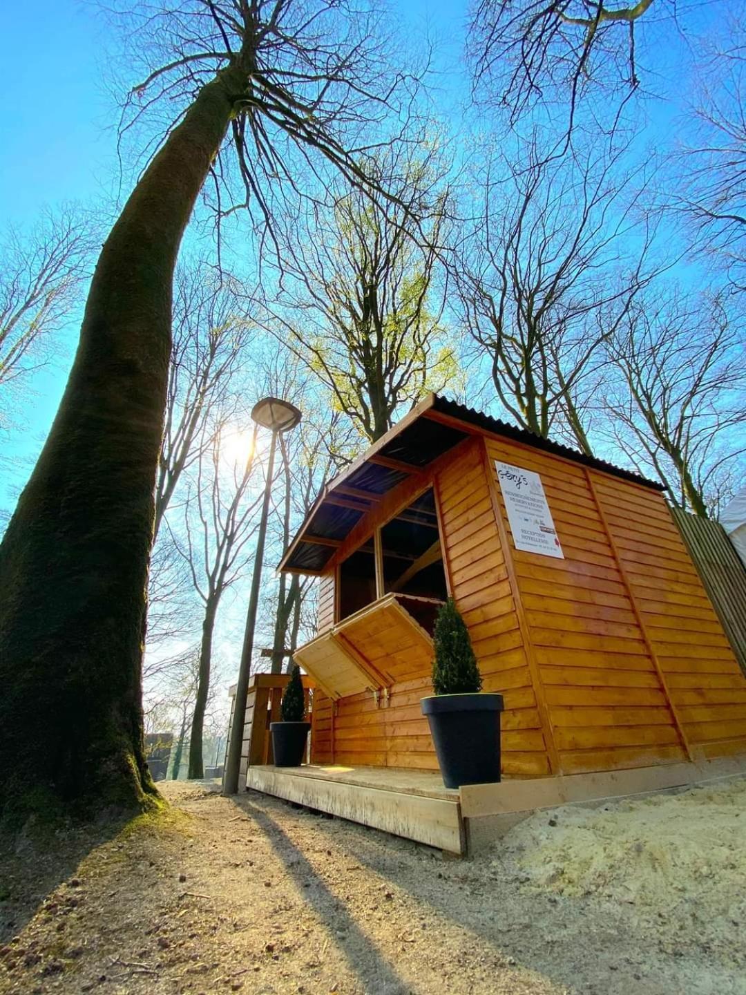 L'etape En Foret Lodge Saint-Sever-Calvados